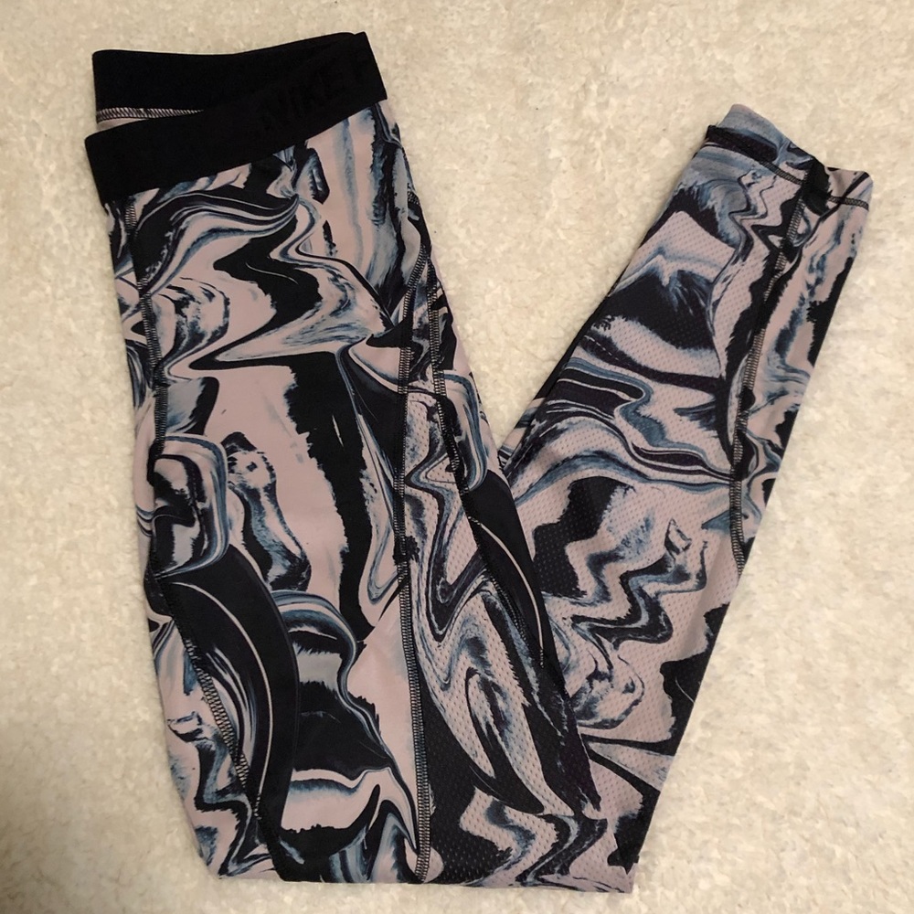 Nike Pro HyperCool Women’s Training Tight